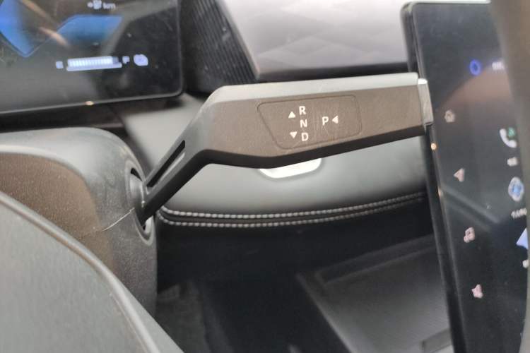 Used Dongfeng Aeolus SKY EV01 2024 530km PRO Gear Lever