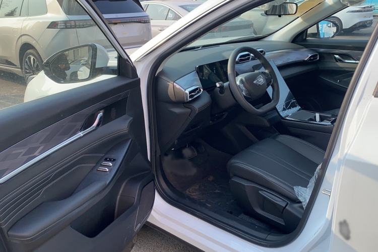 Used Dongfeng Aeolus SKY EV01 2024 530 km PRO Elite Edition Interior 2