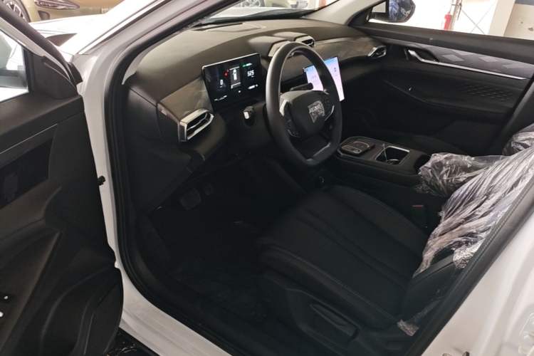 Used Dongfeng Aeolus SKY EV01 2025 530 km AIR Elite Edition Driver Seat