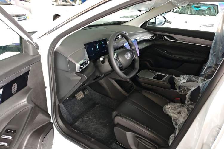 Used Dongfeng Aeolus SKY EV01 2025 530 km AIR Elite Edition Driver Seat