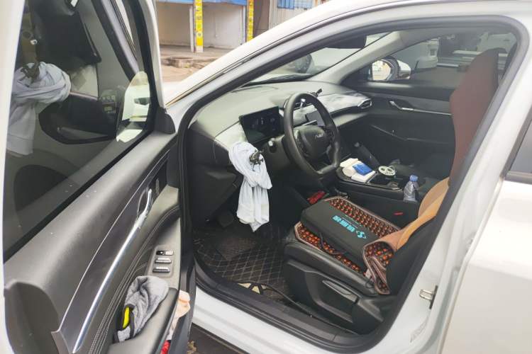 Used Dongfeng Aeolus SKY EV01 2025 530 km AIR Elite Edition Driver Seat