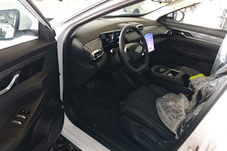 Used Dongfeng Aeolus SKY EV01 2025 530 km AIR Elite Edition Driver Seat