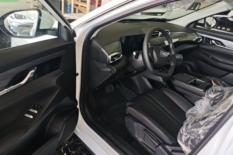 Used Dongfeng Aeolus SKY EV01 2025 530km AIR Driver Seat