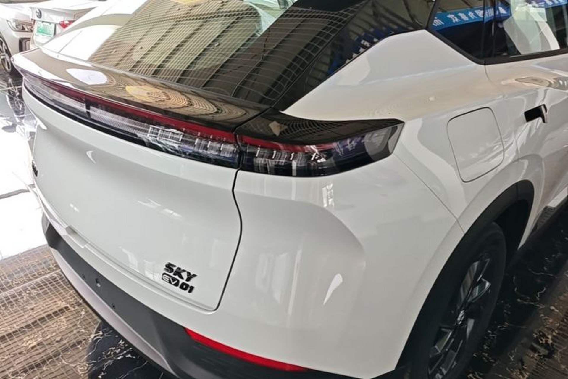 Used Dongfeng Aeolus SKY EV01 2025 530 km AIR Elite Edition Exterior 3
