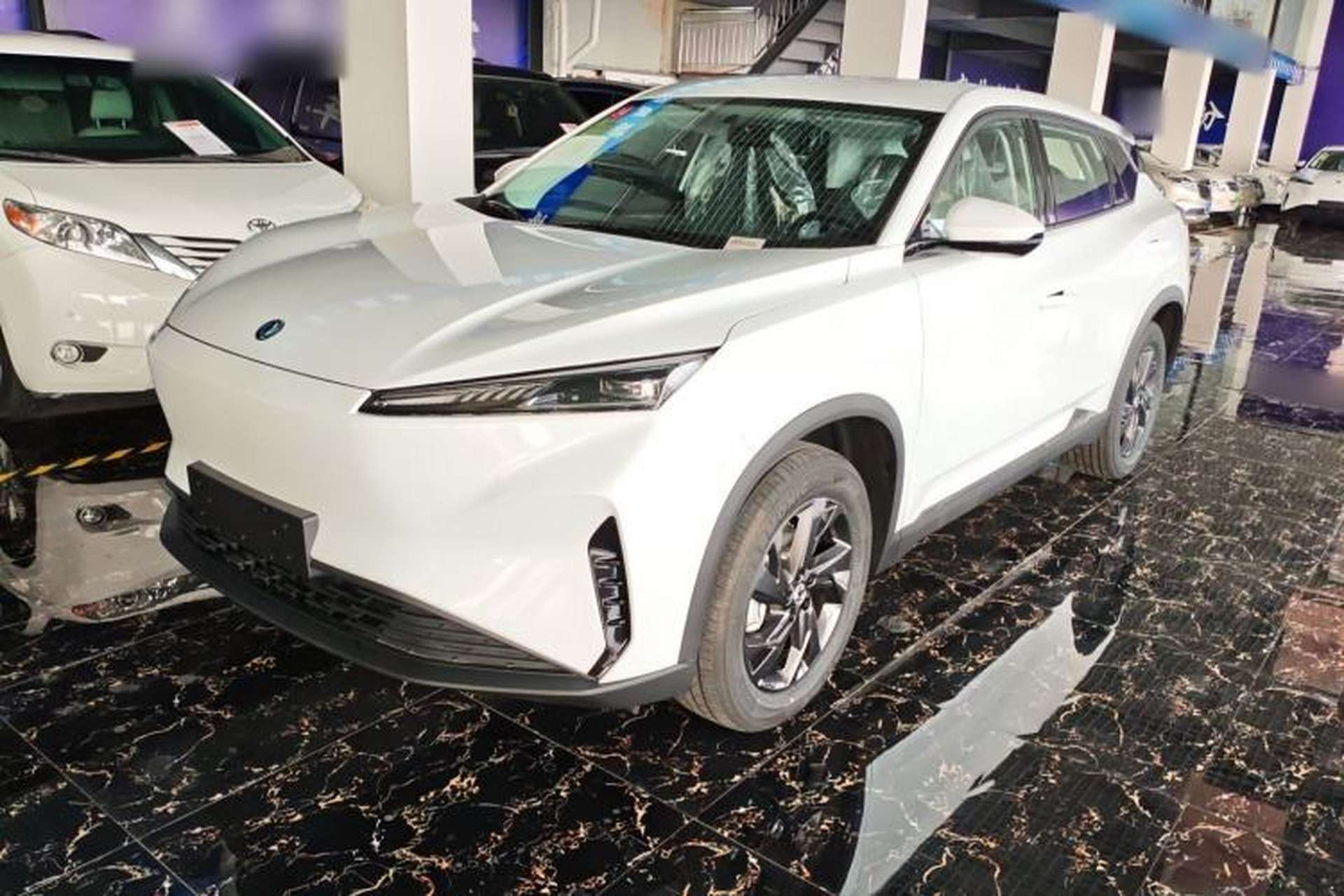 Used Dongfeng Aeolus SKY EV01 2025 530 km AIR Elite Edition Front Left 45 Deg