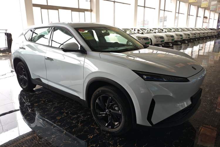 Used Dongfeng Aeolus SKY EV01 2025 530 km AIR Elite Edition Front Right 45 Deg