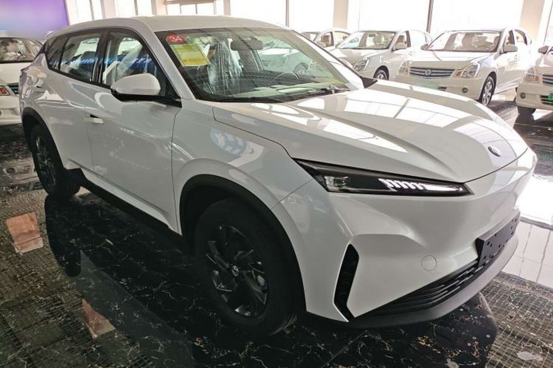 Used Dongfeng Aeolus SKY EV01 2025 530 km AIR Elite Edition Front Right 45 Deg