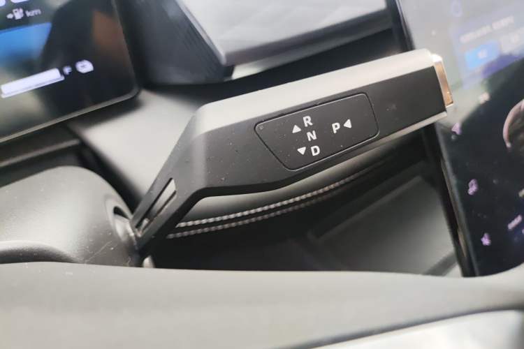 Used Dongfeng Aeolus SKY EV01 2025 530 km AIR Elite Edition Gear Lever