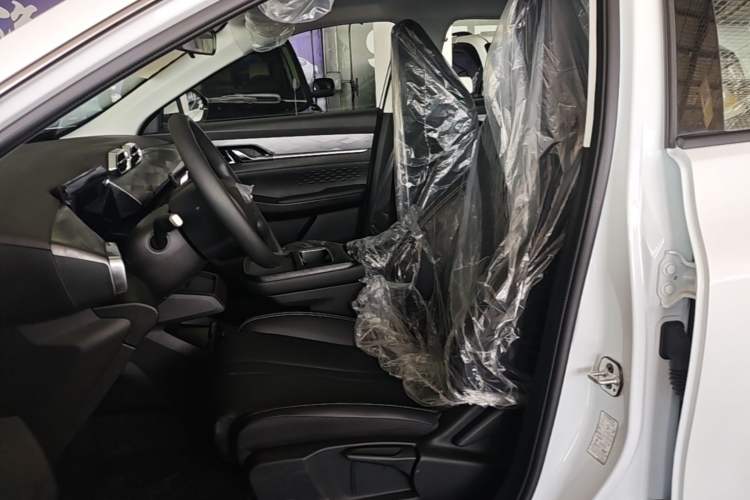 Used Dongfeng Aeolus SKY EV01 2025 530km AIR Left Front Seat