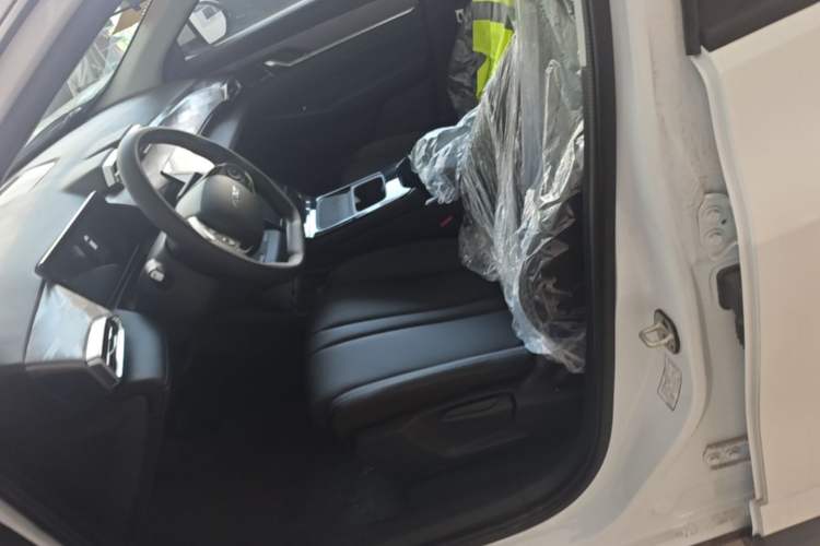 Used Dongfeng Aeolus SKY EV01 2025 530 km AIR Elite Edition Left Front Seat