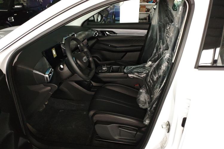 Used Dongfeng Aeolus SKY EV01 2025 530 km AIR Elite Edition Left Front Seat
