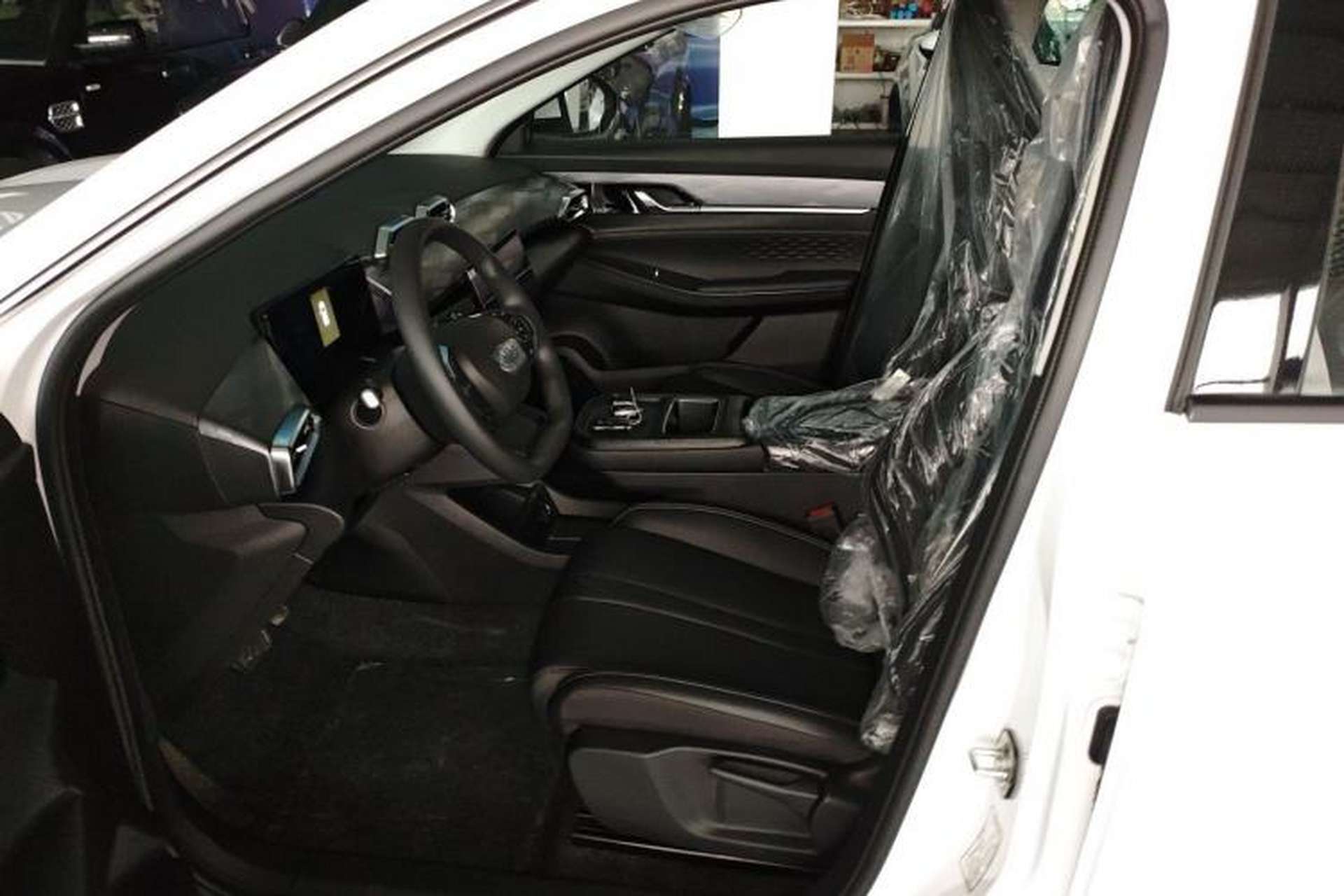Used Dongfeng Aeolus SKY EV01 2025 530 km AIR Elite Edition Left Front Seat