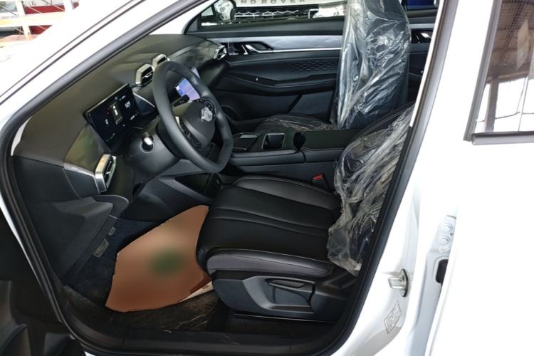 Used Dongfeng Aeolus SKY EV01 2025 530 km AIR Elite Edition Left Front Seat