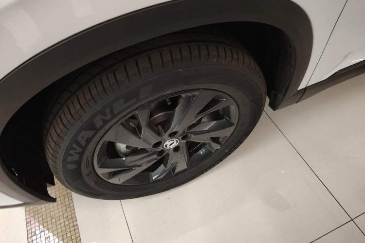 Used Dongfeng Aeolus SKY EV01 2025 530 km AIR Elite Edition Left Front Wheel Hub