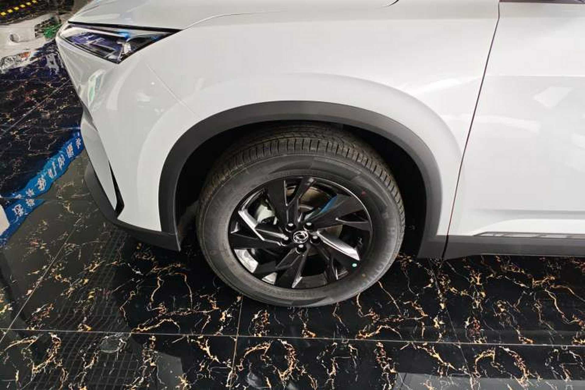 Used Dongfeng Aeolus SKY EV01 2025 530 km AIR Elite Edition Left Front Wheel Hub