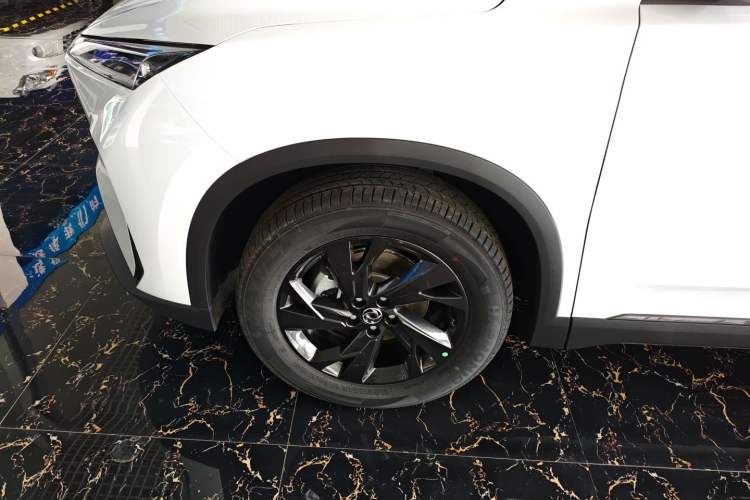 Used Dongfeng Aeolus SKY EV01 2025 530 km AIR Elite Edition Left Front Wheel Hub