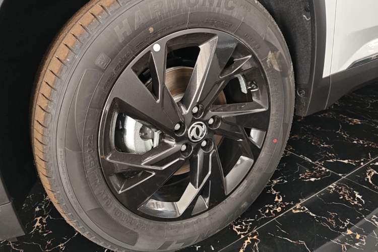Used Dongfeng Aeolus SKY EV01 2025 530 km AIR Elite Edition Left Front Wheel Hub