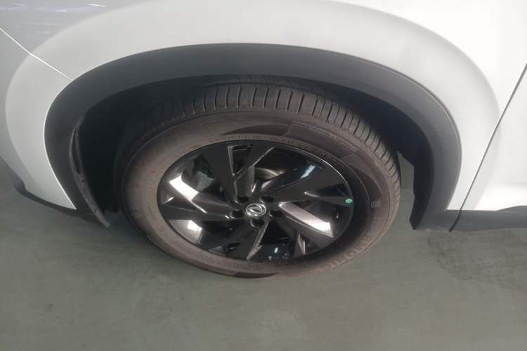 Used Dongfeng Aeolus SKY EV01 2025 530 km AIR Elite Edition Left Front Wheel Hub