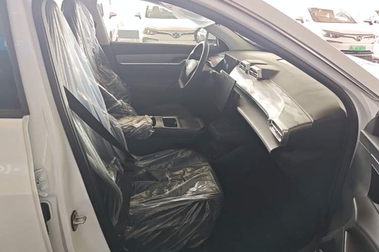 Used Dongfeng Aeolus SKY EV01 2025 530 km AIR Elite Edition Right Front Seat