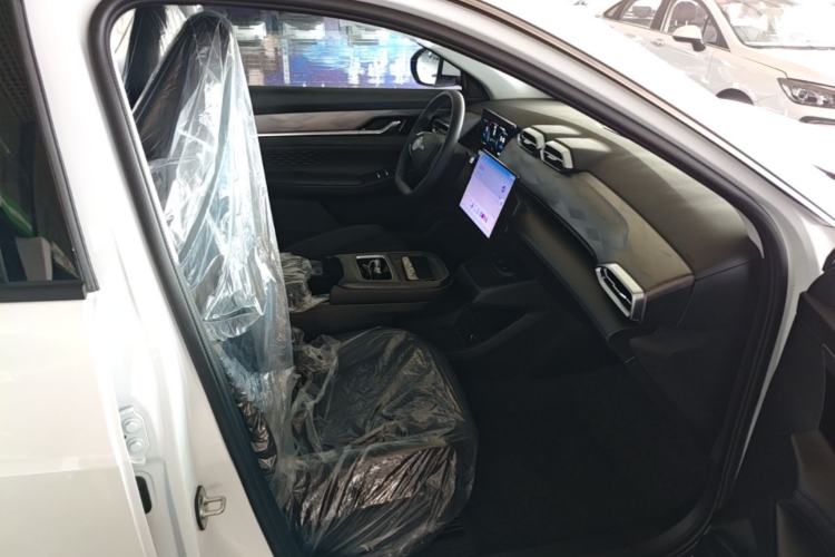 Used Dongfeng Aeolus SKY EV01 2025 530 km AIR Elite Edition Right Front Seat