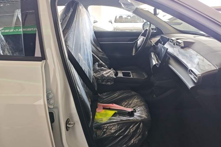 Used Dongfeng Aeolus SKY EV01 2025 530km AIR Right Front Seat