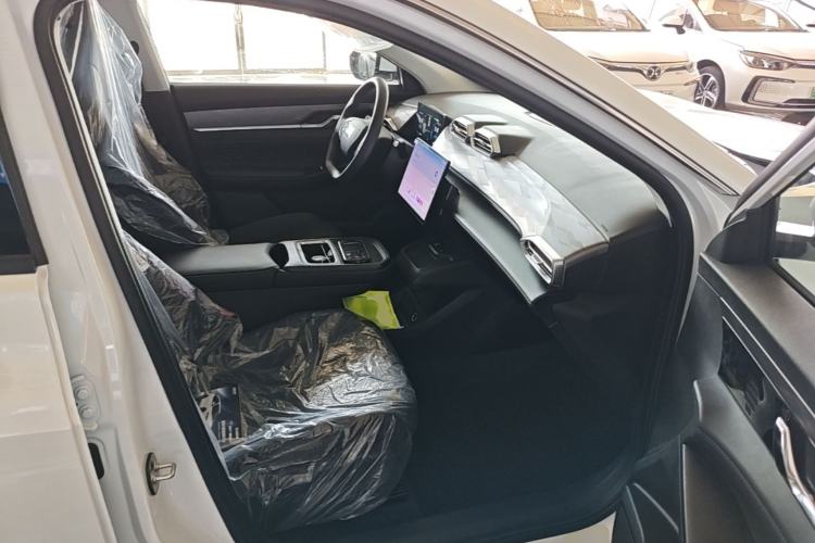 Used Dongfeng Aeolus SKY EV01 2025 530 km AIR Elite Edition Right Front Seat