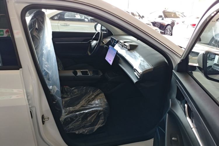 Used Dongfeng Aeolus SKY EV01 2025 530 km AIR Elite Edition Right Front Seat