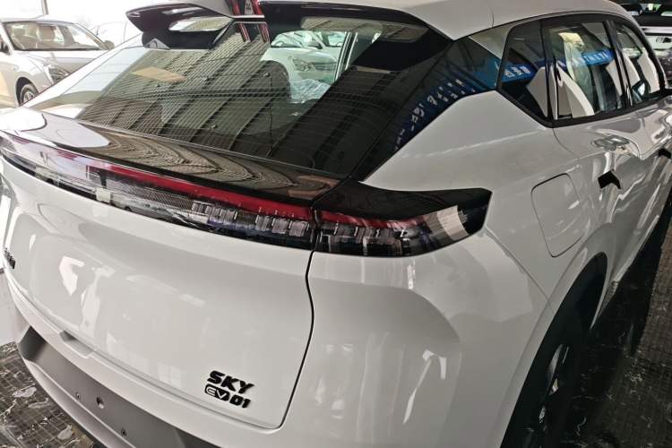 Used Dongfeng Aeolus SKY EV01 2025 530 km AIR Elite Edition Right Rear Taillight