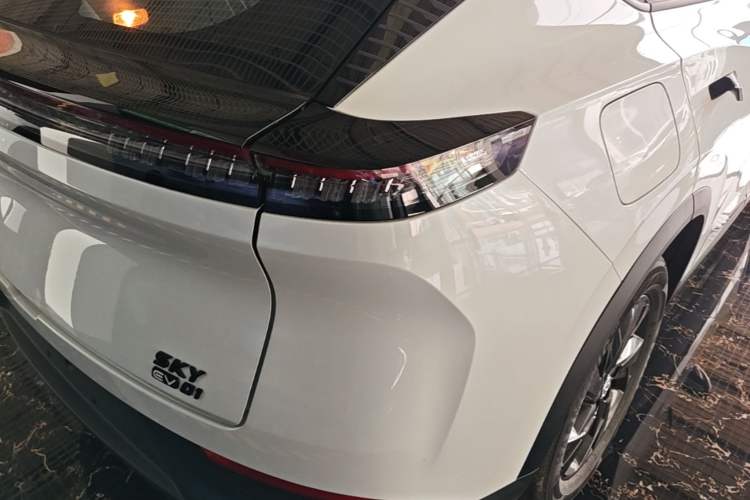 Used Dongfeng Aeolus SKY EV01 2025 530 km AIR Elite Edition Right Rear Taillight