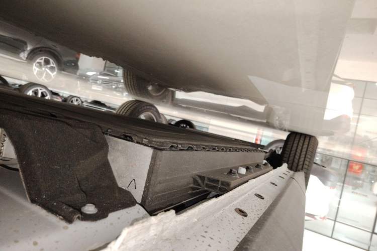 Used Dongfeng Aeolus SKY EV01 2025 530 km AIR Elite Edition Right Side Sill