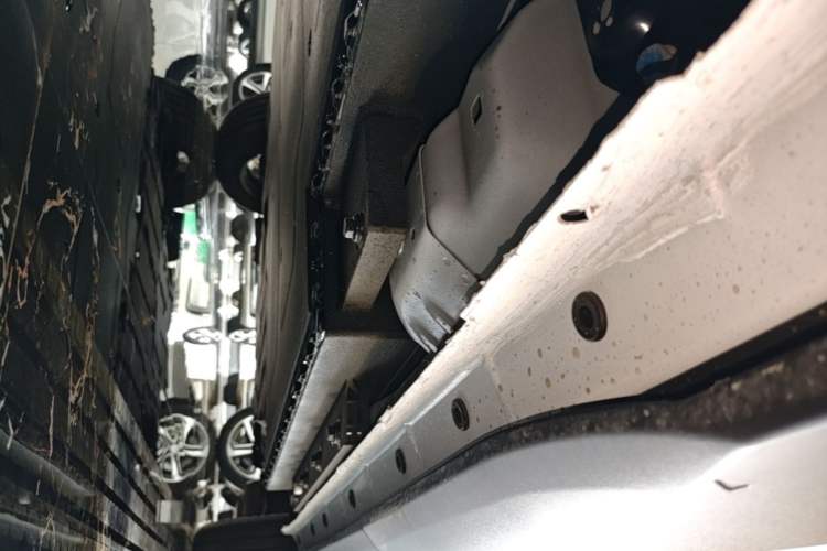 Used Dongfeng Aeolus SKY EV01 2025 530 km AIR Elite Edition Right Side Sill