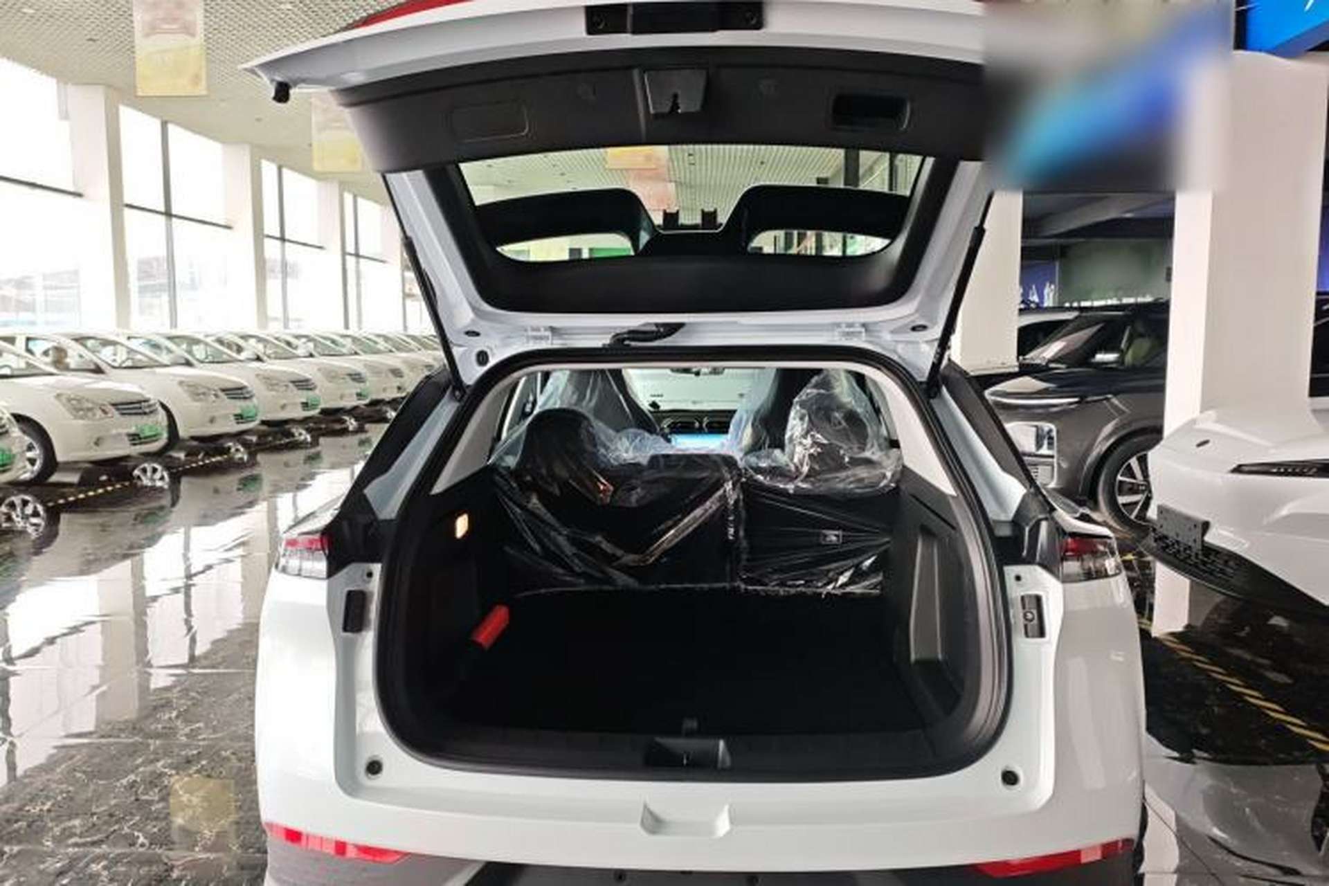 Used Dongfeng Aeolus SKY EV01 2025 530 km AIR Elite Edition Trunk