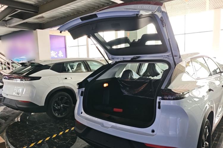 Used Dongfeng Aeolus SKY EV01 2025 530 km AIR Elite Edition Trunk