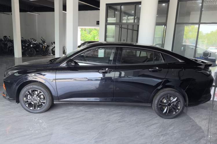 Used Dongfeng Aeolus Yixuan 2024 1.5L Automatic JingSu Edition Exterior 5