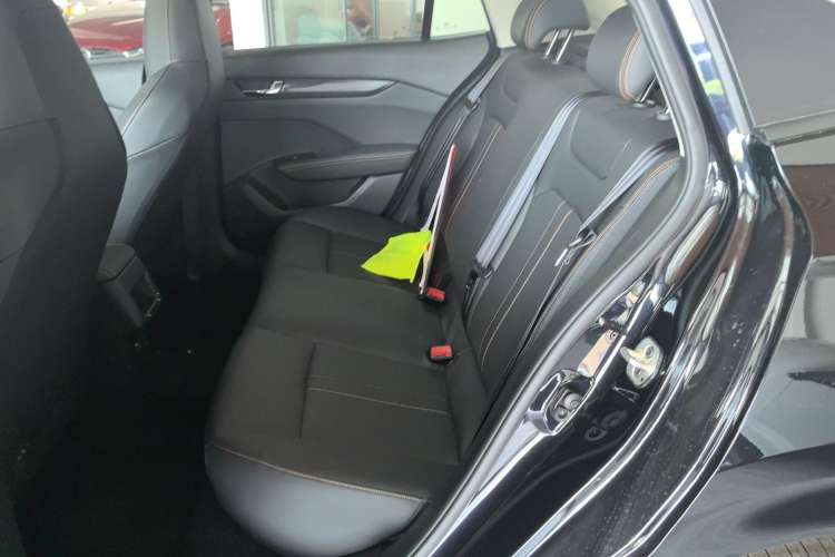 Used Dongfeng Aeolus Yixuan 2024 1.5L Automatic JingSu Edition Interior 1
