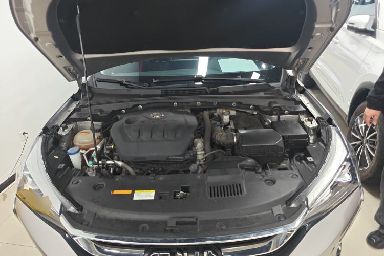 Used Dongfeng Aeolus Yixuan 2021 230T Automatic Glory Edition Engine Bay