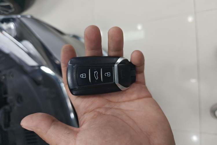 Used Dongfeng Aeolus Yixuan 2021 230T Automatic Glory Edition Vehicle Key