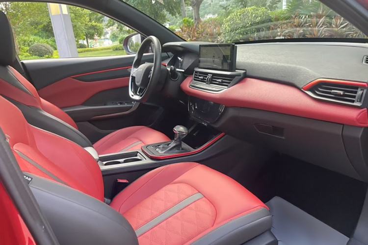 Used Dongfeng Aeolus Yixuan 2021 230T Automatic Hunter Edition Interior 4