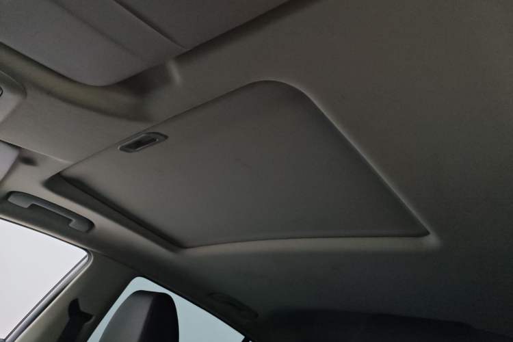 Used Dongfeng Aeolus Yixuan 2021 230T Automatic Glory Edition Headliner