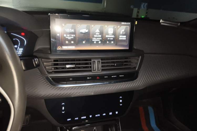 Used Dongfeng Aeolus Yixuan 2020 230T Automatic Advanced Edition Audio And AC Panel