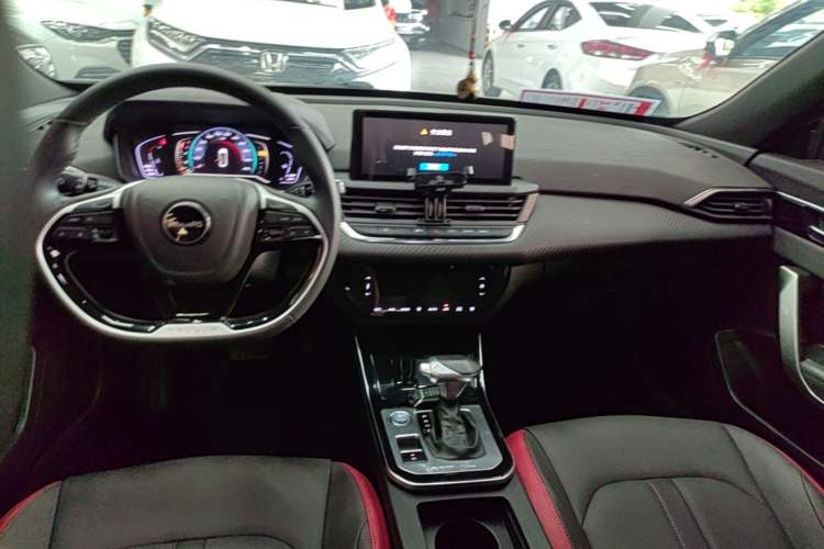 Used Dongfeng Aeolus Yixuan 2020 230T Automatic Cool Stylish Dark Knight Edition Center Console
