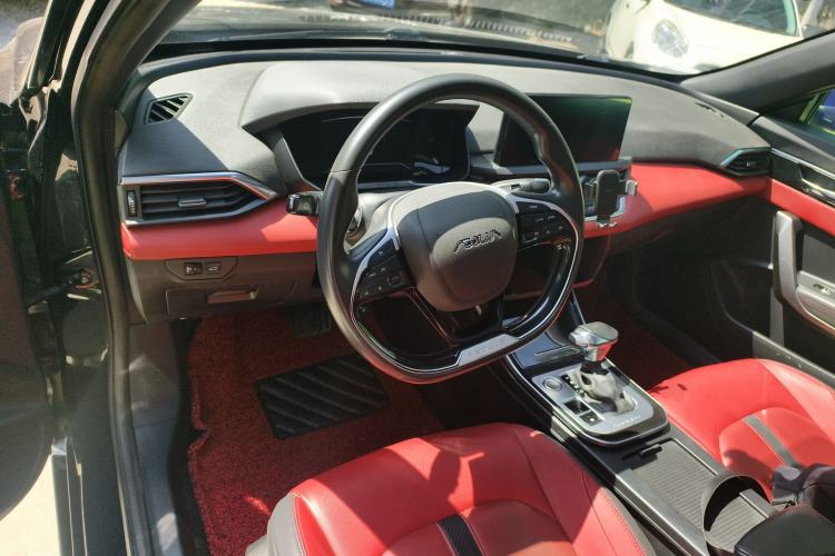 Used Dongfeng Aeolus Yixuan 2020 230T Automatic Dazzle Track Rider Edition Center Console