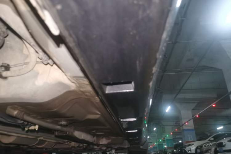 Used Dongfeng Aeolus Yixuan 2020 230T Automatic Dazzle Track Rider Edition Chassis Rear Right