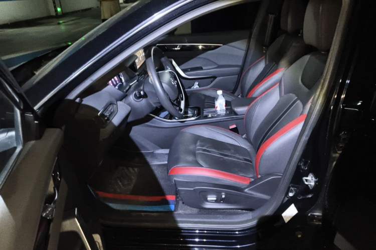 Used Dongfeng Aeolus Yixuan 2020 230T Automatic Advanced Edition Driver Seat