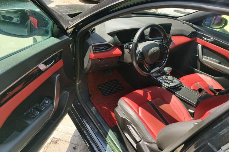 Used Dongfeng Aeolus Yixuan 2020 230T Automatic Dazzle Track Rider Edition Driver Seat