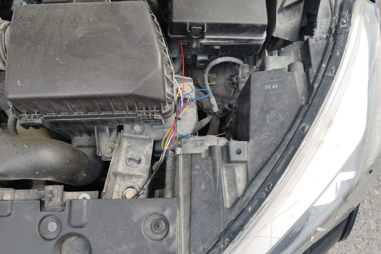 Used Dongfeng Aeolus Yixuan 2020 230T Automatic Advanced Edition Engine Bay Left