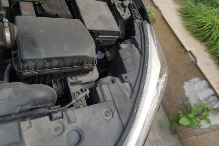Used Dongfeng Aeolus Yixuan 2020 230T Automatic Cool Stylish Dark Knight Edition Engine Bay Left
