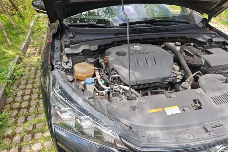 Used Dongfeng Aeolus Yixuan 2020 230T Automatic XuanYao Track Rider Edition Engine Bay Right