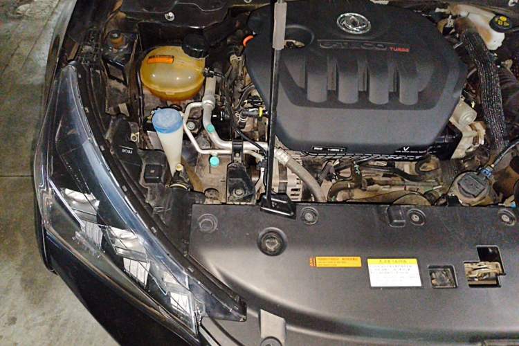 Used Dongfeng Aeolus Yixuan 2020 230T Automatic Cool Stylish Dark Knight Edition Engine Bay Right