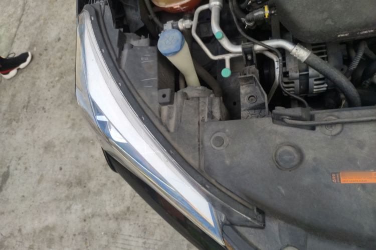 Used Dongfeng Aeolus Yixuan 2020 230T Automatic Cool Stylish Dark Knight Edition Engine Bay Right